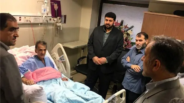 عیادت وزیر بهداشت و ده‌نمکی از حبیب‌الله کاسه‌ساز+عکس