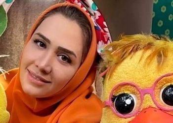 پاریس گردی سارا روستاپور مجری تلویزیون به همراه با دخترش کنار برج ایفل! / خانم مجری در پاریس متفاوت با تلویزیون!