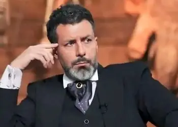 فیلم /  مجید واشقانی: من عاشق  یه دختر دبیرستانی بودم که سبیلهاش یه ذره از من کمتر بود .../  یه چشمش هم کور بود!/ من دیوونه بودم که.../ فکر کنم جادو شده بود ...