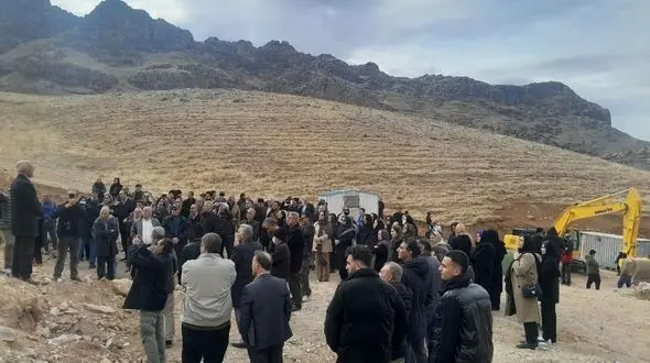 اعتراض مدنی مردم خرم‌آباد به تخریب طبیعت و ساخت‌وساز در حریم مدبه‌کوه + فیلم