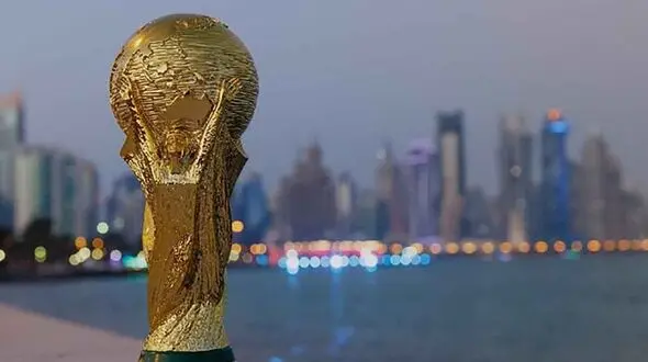 عکس زن ذلیل ترین مرد در جام جهانی قطر ! / التماسش جهانی شد + عکس