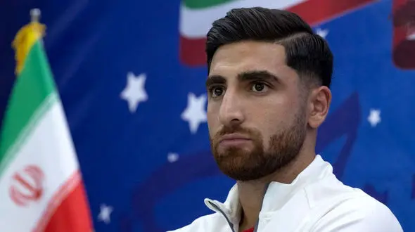 علیرضا جهانبخش در یک عروسی با تیپ و ژستی خاص+عکس