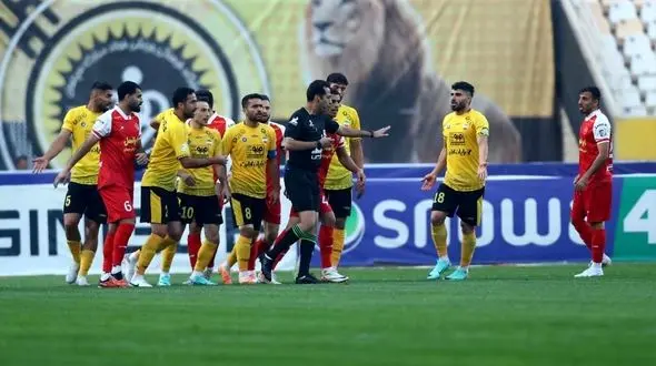 ارعاب هواداران و حرکت شنیع امید نورافکن/ باشگاه پرسپولیس از سپاهان و بازیکن این تیم شکایت کرد