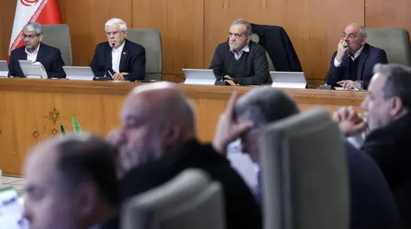 گزارش وزیر نفت از کاهش مصرف روزانه بنزین پس از اجرای طرح ساماندهی کارهای سوخت 