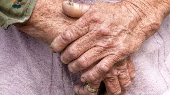 شکست کرونا توسط پیرزن 22 کیلویی! 