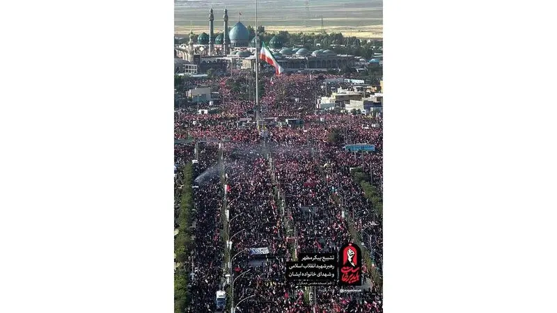 مراسم اقامه نماز و تشییع پیکر رهبر شهید سید علی خامنه ای و خانواده ایشان در مسجد جمکران قم 16-4-1405
