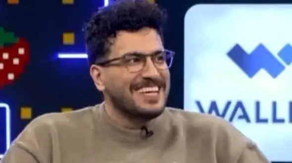 امیرحسین قیاسی : میرفتیم دیت عطر مهران مدیری رو میزدیم که بوی شمارو بدیم