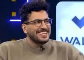 امیرحسین قیاسی : میرفتیم دیت عطر مهران مدیری رو میزدیم که بوی شمارو بدیم/ واسه دعوا هم عطر ....