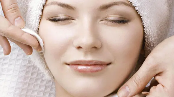 بخور خانگی راهی برای پاکسازی عمیق صورت/به جنگ جوش ها بروید 
