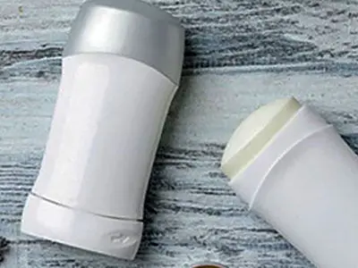 دئودورانت طبیعی سالم تر است یا ضد تعریق معمولی؟