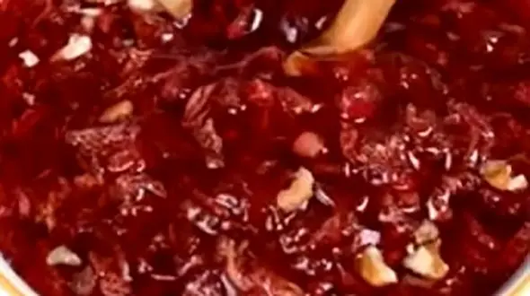 مربای گل محمدی برای دوستداران صبحانه های معطر + فیلم