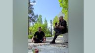 آوازخوانی باشکوه و  استادانه آهنگ معروف محمدرضا شجریان بر سر مزارش توسط حمیدرضا ترکاشوند