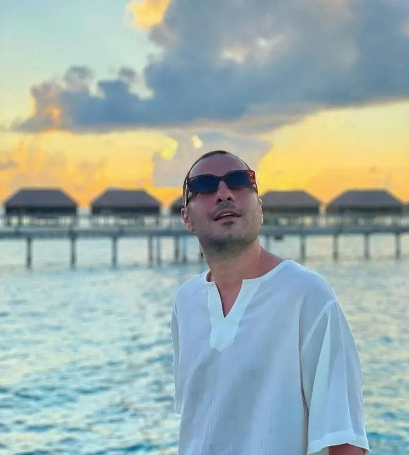 نوید محمد زاده
