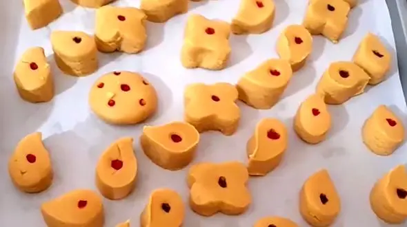 فرمول تهیه شیرینی نخودچی + فیلم