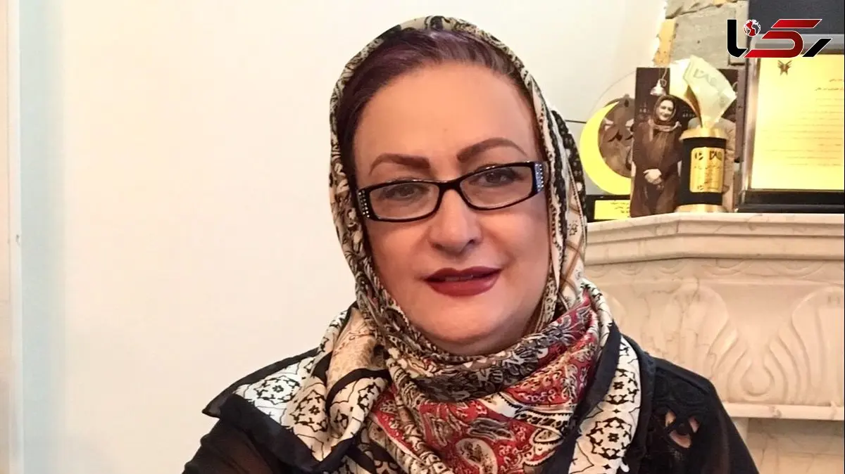 نگاهی به استایل رسمی و مهمانی مریم امیرجلالی با رنگ سفید و روسری گُل گُلی/ چه بهش اومده+عکس