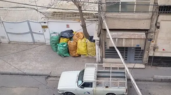 شهرداری تهران از هر فرصتی برای شانه خالی کردن از جمع آوری اصولی زباله استفاده می کند!  + فیلم