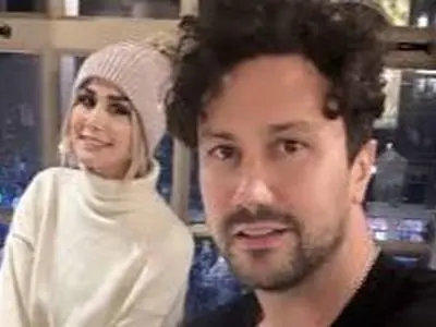 عکس/ خلوت عاشقانه همسر باسلیقه شاهرخ استخری به صرف چای و تنقلات/ چه پاتوق دنج و شیکی داخل خونه داره