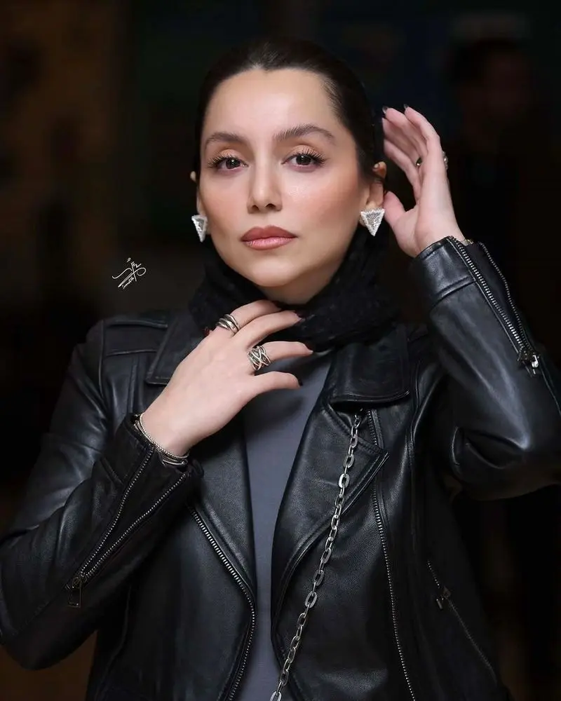 نازنین بیاتی در نمایشگاه چهارسوی خیال 2