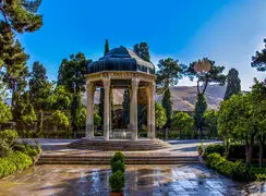 روز بزرگداشت حافظ؛ روزی برای تجدید دیدار با لسان‌ الغیب