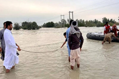 وصل برق مناطق سیل‌ زده سیستان و بلوچستان به جز 5 روستای صعب‌ العبور