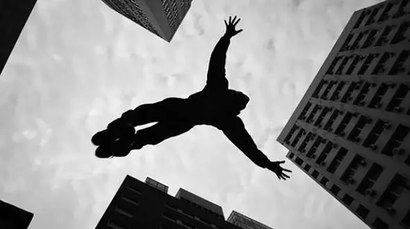 سقوط مرموز دختر نوجوان تهرانی در شب جشن تولدش از طبقه پنجم ساختمان