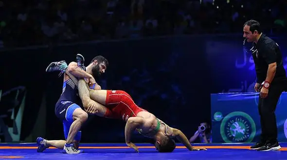 کشتی آزاد قهرمانی آسیا/ 2 شکست و 3 نیمه نهایی برای ایران