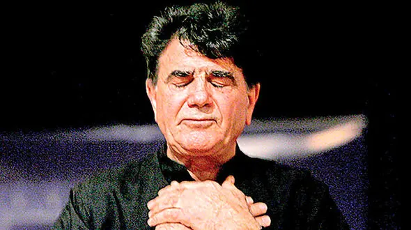 عکسی دیده نشده از استاد شجریان در کنار پدرش 