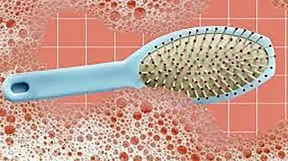 روش های تمیز کردن برس و شانه + اینفوگرافی