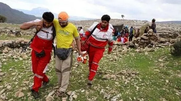 عملیات نجات در دره «شیرز» کوهدشت/ هشدار هلال احمر به کوهنوردان!