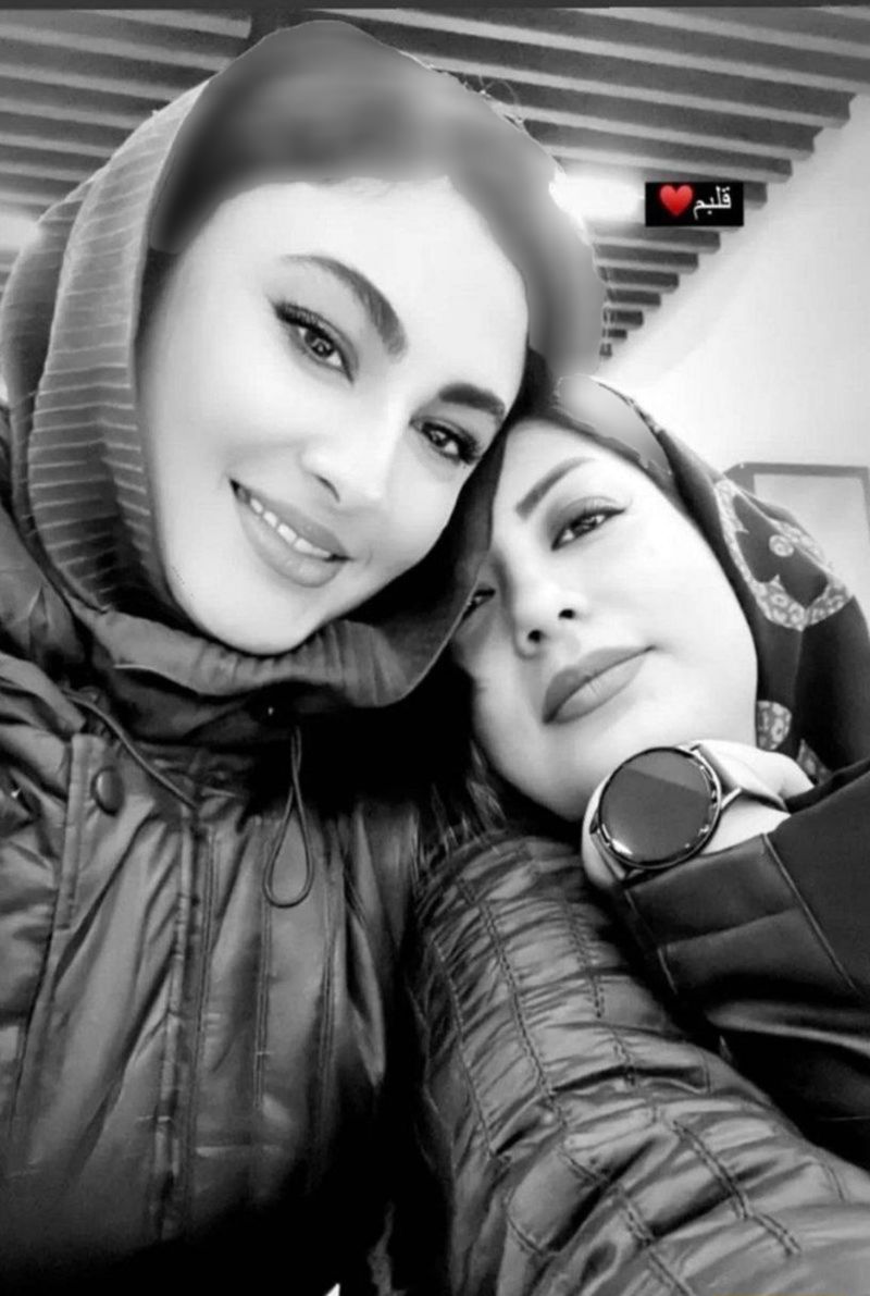 مریم مومن و مادرش