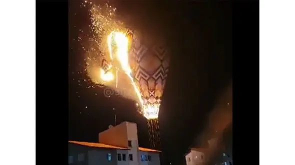 ببینید / لحظه هولناک آتش گرفتن و سقوط یک بالن بر روی یک آپارتمان! + فیلم
