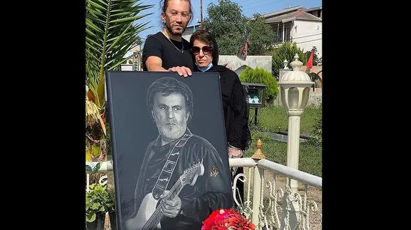 اقدام باورنکردنی صداوسیما / پخش صدای خواننده معروف و ممنوعه بعد از مرگش !