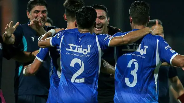 آتش بازی آبی ها پس از یک دقیقه سکوت!/ استقلال با 3 گل و 3 امتیاز آبادان را ترک کرد