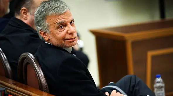 عباس ایروانی مالک گروه تولیدی عظام با رد تمامی اتهامات تاکید کرد : با قدرت به تولید ادامه می‌دهیم