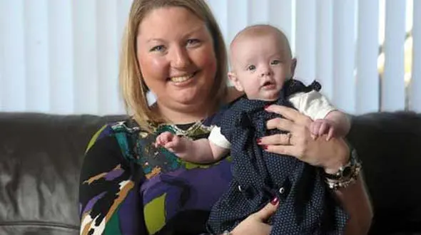 دختری زیبا که در رگ هایش خون ندارد+عکس