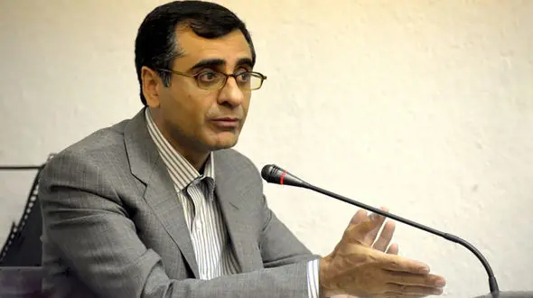 پنج خزانه داریم و پولها را آنجا می ریزیم، هر کس دستش درازتر بود برمی دارد!