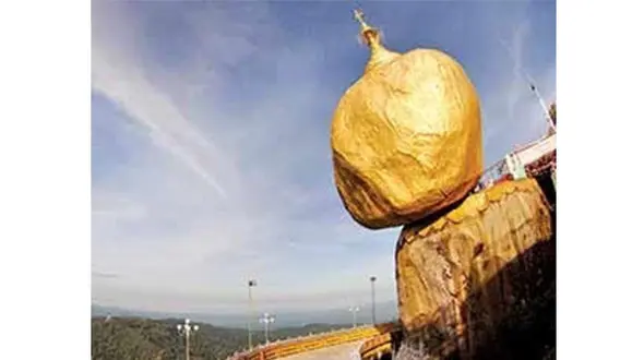 بزرگ‌ترین صخره طلایی جهان + عکس