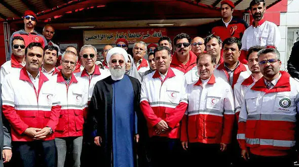 سلفی مسافران نوروزی با دکتر روحانی در چیتگر تهران + فیلم و عکس