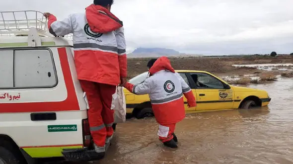 هفت نفر از سیلاب رودخانه‌های خراسان جنوبی نجات یافتند