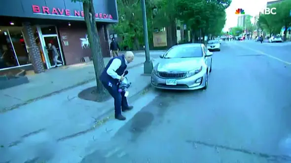 مضروب شدن خبرنگار شبکه MSNBC با گلوله پلاستیکی + فیلم