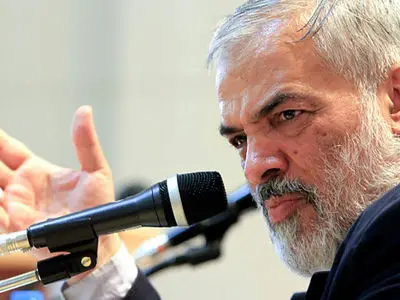 برادر حسن روحانی سفیر ایران در مالزی را با چاقو تهدید کرد! + فیلم 