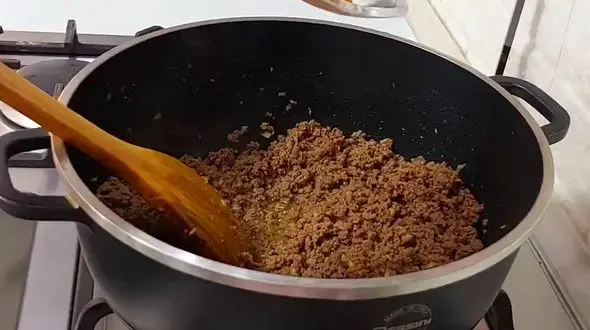 تهیه ناهار یا شام برای مهمان ها / طرز تهیه خورش بامیه + فیلم