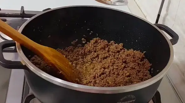 تهیه ناهار یا شام برای مهمان ها / طرز تهیه خورش بامیه + فیلم