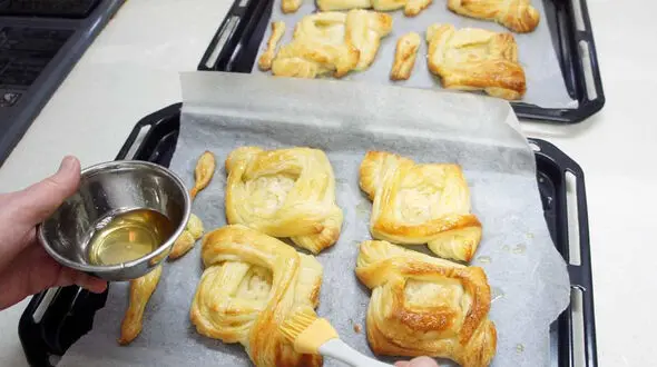 طرز تهیه شیرینی دانمارکی خانگی در تنور گازی 