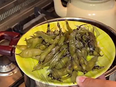 طرز پخت باقالی پخته بهترین عصرانه زمستانی / فیلم