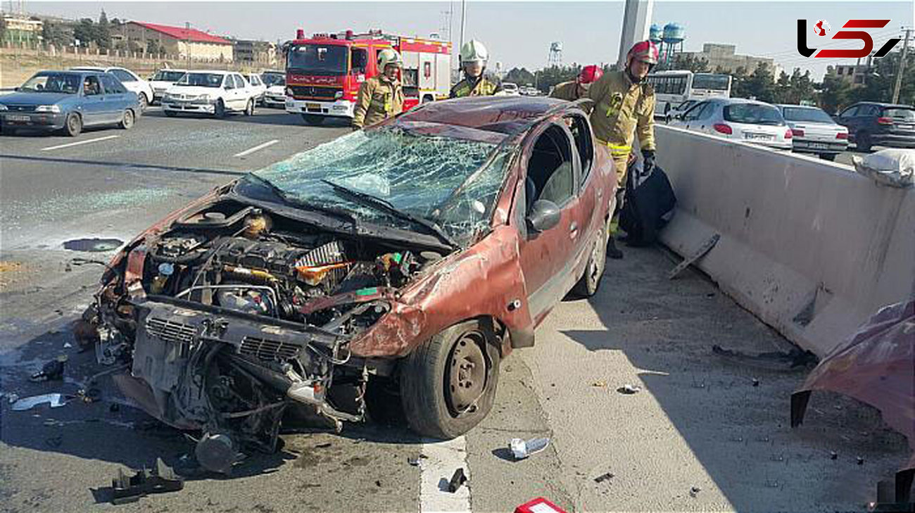 عکس هایی از تصادف عجیب در بزرگراه شلوغ تهران / حسرت راننده ماشینی که پوکید + جزییات