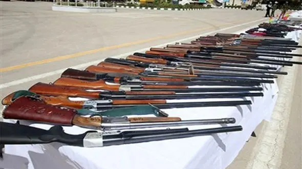 بازداشت مرد مسلح در تجریش / زمینگیری متهم با کلت کمری در بین مردم