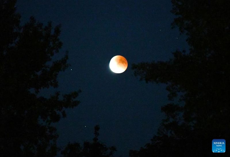 Lunar eclipse32