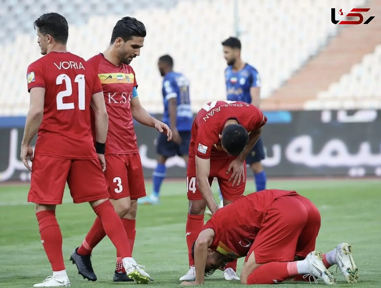 برتری فولاد خوزستان مقابل استقلال در نیمه نخست/ معادلات میزبان اشتباه از آب درآمد