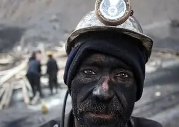 فیلم آواز معروفا؛ /  خوانندگی یک کارگر ذغال‌سازی با آهنگ شجریان در برنامه صداتو غوغا کرد